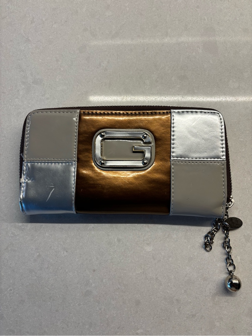 🌺5/$25🌺Y2K Guess Metallic Patchwork Zip Wallet-Bronze and Silver